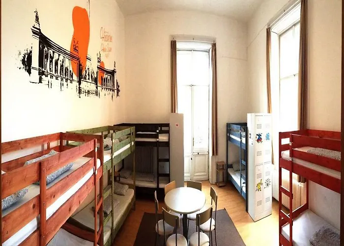 Adagio 1.0 Oktogon Hostel *